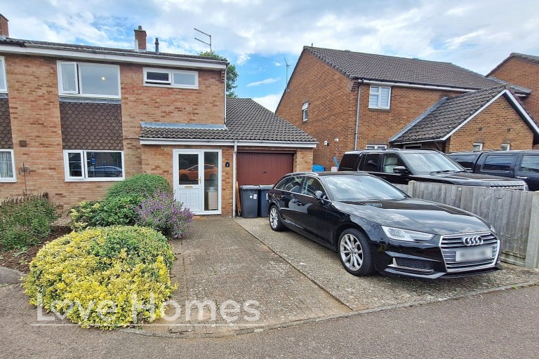 Hawthorn Way, Silsoe, MK45 4DE