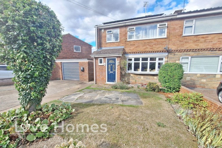 Holmbrook Avenue, Luton, LU3 2AS