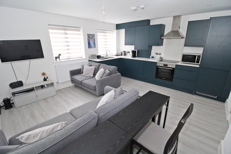 Newberry Court, Kings Road