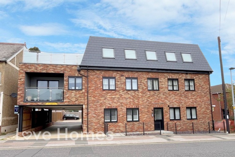 Newberry Court, Kings Road