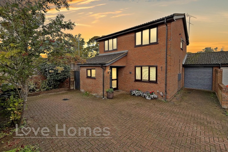 Mander Close, Toddington