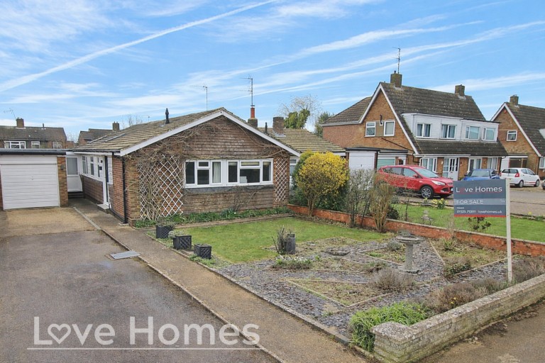 Russell Road, Toddington