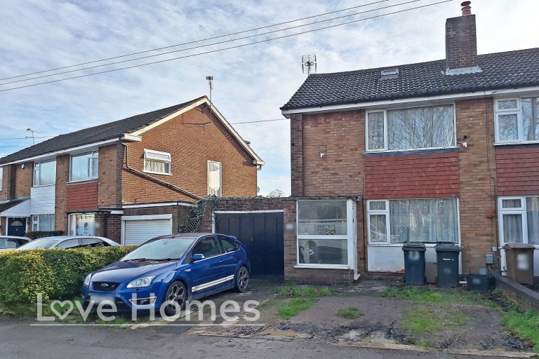 Sunningdale, Luton, LU2 7TF