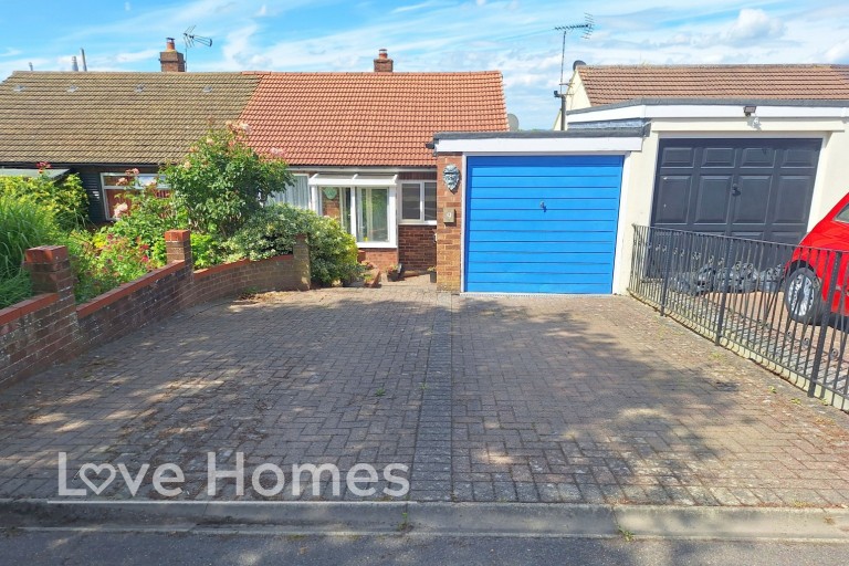 Chalton Heights, Chalton, LU4 9UF