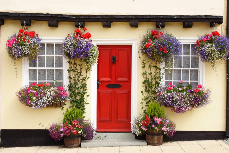 Maximising Kerb Appeal: 5 Easy Home Exterior Tips To Boost The Market Value Of Your Property